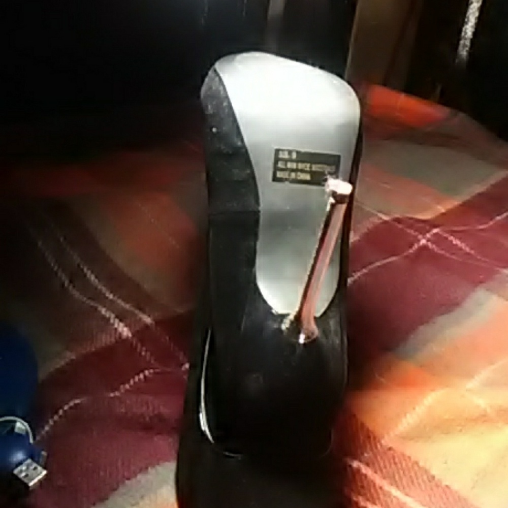 Shoes - Picture 3 of 3